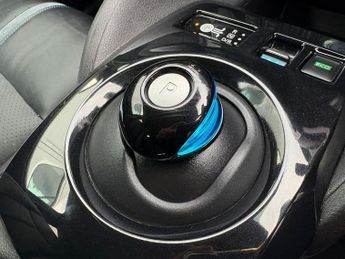 NISSAN LEAF 39kWh Tekna Hatchback 5dr Electric Auto (150 ps)