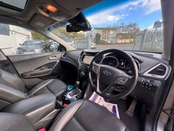 HYUNDAI SANTA FE 2.2 CRDi Blue Drive Premium SE SUV 5dr Diesel Auto 4WD Euro 6 (s