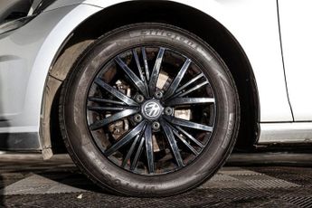 VOLKSWAGEN GOLF 1.6 TDI SE Nav Hatchback 5dr Diesel DSG Euro 6 (s/s) (115 ps)