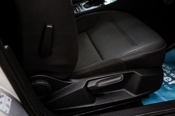 VOLKSWAGEN GOLF 1.6 TDI SE Nav Hatchback 5dr Diesel DSG Euro 6 (s/s) (115 ps)