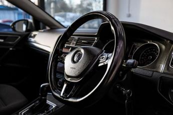 VOLKSWAGEN GOLF 1.6 TDI SE Nav Hatchback 5dr Diesel DSG Euro 6 (s/s) (115 ps)