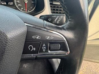 SEAT LEON 1.6 TDI SE Dynamic Technology Hatchback 5dr Diesel DSG Euro 6 (s