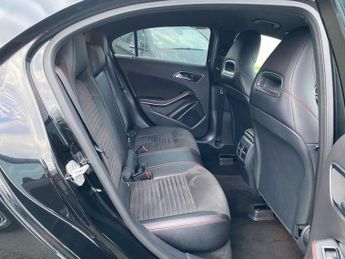 MERCEDES-BENZ A-CLASS 2.1 A200d AMG Line Hatchback 5dr Diesel 7G-DCT Euro 6 (s/s) (136