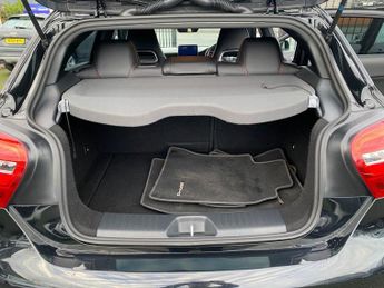 MERCEDES-BENZ A-CLASS 2.1 A200d AMG Line Hatchback 5dr Diesel 7G-DCT Euro 6 (s/s) (136