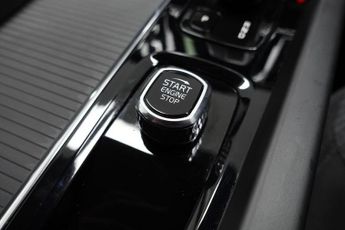 VOLVO V60 2.0 B3 MHEV Momentum Estate 5dr Petrol Hybrid DCT Auto Euro 6 (s