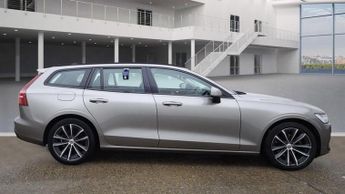 VOLVO V60 2.0 B3 MHEV Momentum Estate 5dr Petrol Hybrid DCT Auto Euro 6 (s