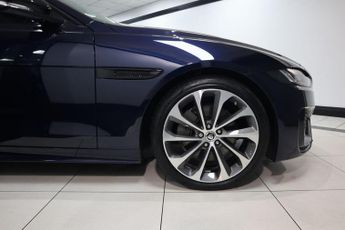 JAGUAR XE 2.0 D200 MHEV R-Dynamic SE Black Saloon 4dr Diesel Auto Euro 6 (