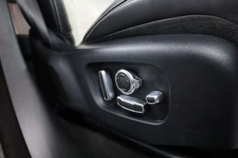 LAND ROVER RANGE ROVER VELAR 2.0 D240 R-Dynamic HSE SUV 5dr Diesel Auto 4WD Euro 6 (s/s) (240