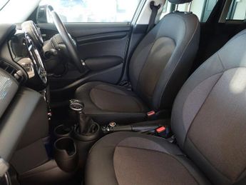 MINI HATCH 1.5 Cooper Hatchback 5dr Petrol Auto Euro 6 (s/s) (136 ps)