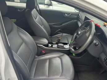 HYUNDAI IONIQ 38.3kWh Premium SE Hatchback 5dr Electric Auto (136 ps)