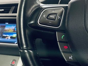 LAND ROVER RANGE ROVER EVOQUE 2.0 TD4 SE Tech SUV 5dr Diesel Auto 4WD Euro 6 (s/s) (180 ps)