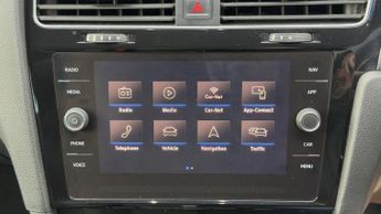 VOLKSWAGEN GOLF AUTOMATIC 2.0 TDI R-Line Hatchback 5dr Diesel DSG Euro 6 (s/s) (