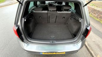 VOLKSWAGEN GOLF AUTOMATIC 2.0 TDI R-Line Hatchback 5dr Diesel DSG Euro 6 (s/s) (
