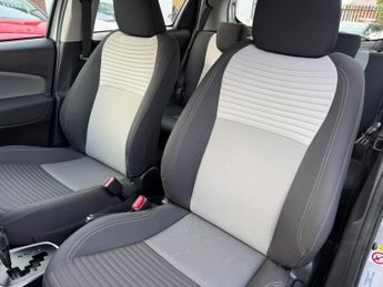 TOYOTA YARIS 1.5 VVT-h Icon Tech Hatchback 5dr Petrol Hybrid E-CVT Euro 6 (s/