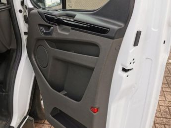 FORD TRANSIT CUSTOM 2.0 300 EcoBlue Limited Panel Van 5dr Diesel Manual L2 H1 Euro 6