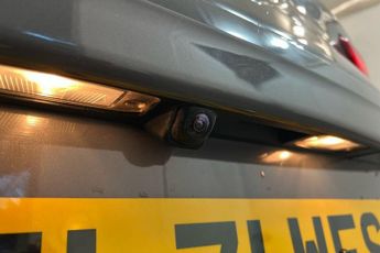 HYUNDAI KONA 64kWh Premium SUV 5dr Electric Auto (10.5kW Charger) (204 ps) Pa