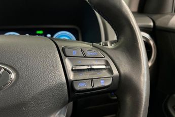 HYUNDAI KONA 64kWh Premium SUV 5dr Electric Auto (10.5kW Charger) (204 ps) Pa