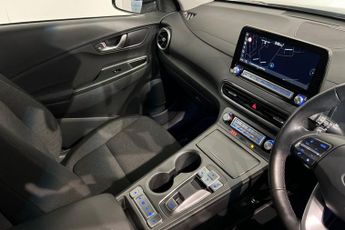 HYUNDAI KONA 64kWh Premium SUV 5dr Electric Auto (10.5kW Charger) (204 ps) Pa