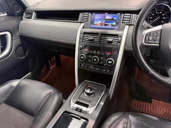 LAND ROVER DISCOVERY SPORT 2.0 TD4 SE Tech SUV 5dr Diesel Auto 4WD Euro 6 (s/s) (180 ps)