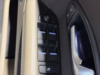 LAND ROVER RANGE ROVER EVOQUE 2.2 SD4 Pure Tech SUV 5dr Diesel Auto 4WD Euro 5 (s/s) (190 ps)