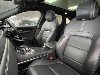 JAGUAR F-PACE 2.0 D200 MHEV R-Dynamic Black SUV 5dr Diesel Auto AWD Euro 6 (s/