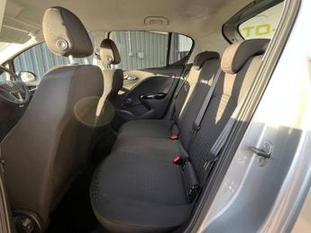 VAUXHALL CORSA 1.4i ecoFLEX Design Hatchback 5dr Petrol Easytronic Euro 6 (s/s)