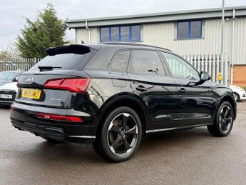 AUDI Q5 2.0 TDI 40 Black Edition SUV 5dr Diesel S Tronic quattro Euro 6 