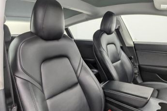 TESLA Model 3 Standard Range Plus Saloon 4dr Electric Auto RWD (241 bhp)