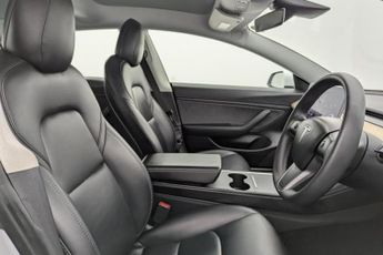 TESLA Model 3 Standard Range Plus Saloon 4dr Electric Auto RWD (241 bhp)
