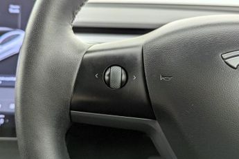 TESLA Model 3 Standard Range Plus Saloon 4dr Electric Auto RWD (241 bhp)