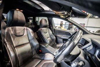 VOLVO XC60 2.4 D4 R-Design Lux Nav SUV 5dr Diesel Auto AWD Euro 6 (s/s) (19