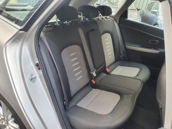 KIA CEED 1.6 CRDi 2 Sportswagon 5dr Diesel Auto Euro 5 (126 bhp)