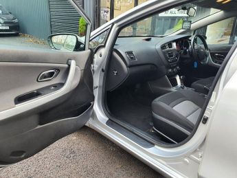 KIA CEED 1.6 CRDi 2 Sportswagon 5dr Diesel Auto Euro 5 (126 bhp)