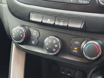 KIA CEED 1.6 CRDi 2 Sportswagon 5dr Diesel Auto Euro 5 (126 bhp)