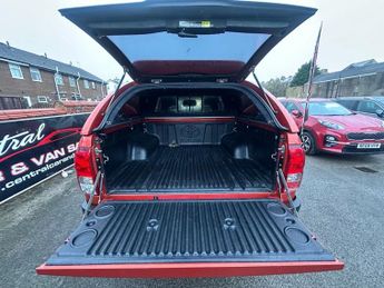 TOYOTA HI-LUX 2.4 D-4D Icon Pickup Double Cab 4dr Diesel Auto 4WD Euro 6 (s/s)