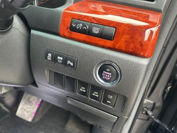 TOYOTA VELLFIRE Auto MPV