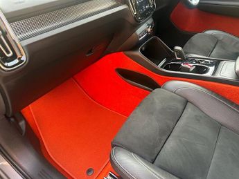 VOLVO XC40 2.0 T4 R-Design Pro SUV 5dr Petrol Auto AWD Euro 6 (s/s) (190 ps