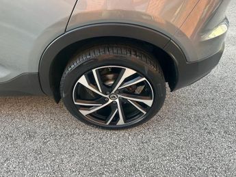 VOLVO XC40 2.0 T4 R-Design Pro SUV 5dr Petrol Auto AWD Euro 6 (s/s) (190 ps