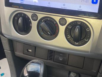 FORD FOCUS 1.6 Style Hatchback 5dr Petrol AUTOMATIC (184 g/km, 99 bhp)