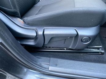 NISSAN QASHQAI 1.3 DIG-T MHEV N-Connecta SUV 5dr Petrol Hybrid XTRON Euro 6 (s/