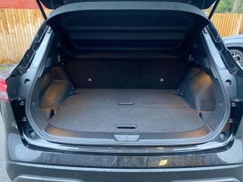 NISSAN QASHQAI 1.3 DIG-T MHEV N-Connecta SUV 5dr Petrol Hybrid XTRON Euro 6 (s/