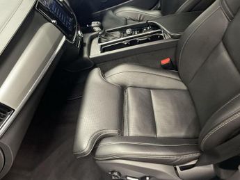 VOLVO S90 2.0 D4 Inscription Pro Saloon 4dr Diesel Auto Euro 6 (s/s) (190 