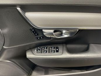 VOLVO S90 2.0 D4 Inscription Pro Saloon 4dr Diesel Auto Euro 6 (s/s) (190 