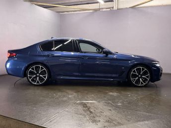 BMW 5 SERIES 2.0 520d MHT M Sport Saloon 4dr Diesel Hybrid Steptronic Euro 6 