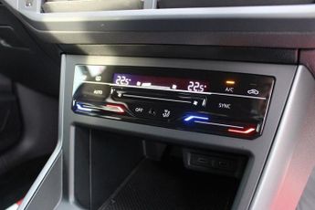 VOLKSWAGEN POLO 1.0 TSI R-Line Hatchback 5dr Petrol Manual Euro 6 (s/s) (95 ps)