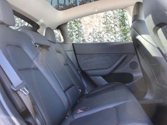 TESLA MODEL Y (Dual Motor) Long Range SUV 5dr Electric Auto 4WDE (384 bhp)