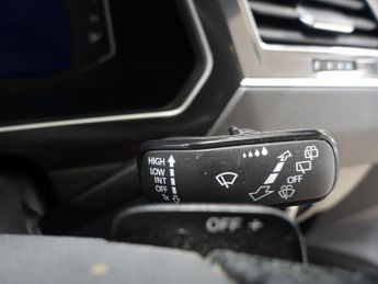VOLKSWAGEN TIGUAN 1.5 TSI R-Line SUV 5dr Petrol DSG Euro 6 (s/s) (150 ps)