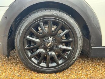 MINI HATCH 1.5 Cooper D Hatchback 5dr Diesel Auto Euro 6 (s/s) (116 ps)