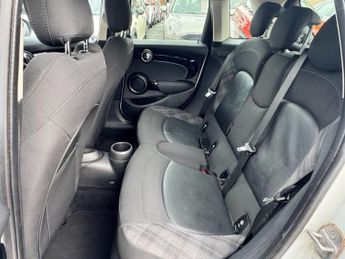 MINI HATCH 1.5 Cooper D Hatchback 5dr Diesel Auto Euro 6 (s/s) (116 ps)