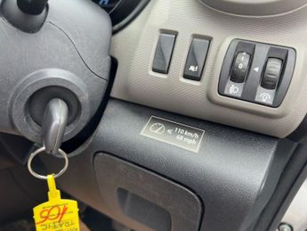 RENAULT TRAFIC 1.6 dCi ENERGY 27 Business+ Panel Van 5dr Diesel Manual SWB Stan